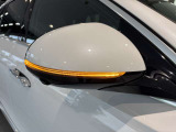 当店でお車をご購入のお客様はオーナー様専用保険「メルセデス・ベンツブランド保険」にご加入頂けます。飛来物によるフロントガラス破損やパンクによるタイヤ交換の際に、修理費用の一部をご負担致します。