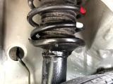 お車を安心してお乗りいただく為には、足回りの定期点検が欠かせません。サービスサポート(有償保証)では無料点検もご提供しており、安心のカーライフをお過ごしいただけるサポート体制が整っています。