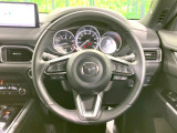 【純正革巻きステアリング】上質な革を使用することで、手にしっかり馴染みとても運転しやすいハンドルです♪