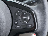 ◆アダプティブクルーズコントロール◆予め設定した車速内でクルマが自動的に加減速。前走車との適切な車間距離を維持しながら追従走行します。【LKAS】車線維持支援システムでステアリング操作を支援。