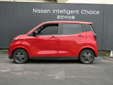 コンパクトな軽自動車サイズながら、どっしりとした安定感と広々とした室内空間を予感させる、先進のサイドシルエットです