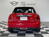 バックカメラ搭載車!!駐車もしっかりサポートしてくれます!!MINI NEXT成田(10:00から19:00月曜日定休・祝除)