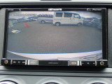 バックカメラ装備しております。駐車時に大変役に立ちますよ。駐車が苦手な方にも便利機能です。