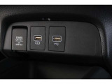スマートフォンなどの音楽再生が可能なUSB接続ジャック装備車両です♪♪♪
