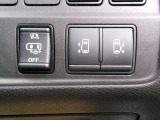 両側電動スライドドア装備です。運転席からボタン操作で開閉できます