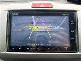 便利な【バックモニター】で安全確認もできます。駐車が苦手な方にもオススメな便利機能です。