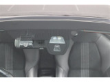 低速走行時に、前方の車両のほぼ真後ろから追突するおそれがあるときに、運転者のブレーキ操作を支援し、衝突回避を支援したり衝突の衝撃を軽減する装置が付いております