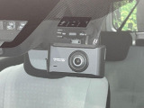 【ドライブレコーダー】ドライブレコーダー装備!走行中はもちろん、あおり運転や事故に遭遇した際、映像で記録し、万一のリスクに備えます。※記録用SDカードはお客様ご自身でご準備いただく必要があります。