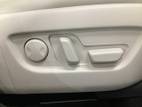 パワーシートを装備!体格や好みに応じたポジションをスムーズに調整できます。