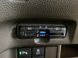 ハンドルの左下にETCがついています。高速道路の料金所の通過も楽々です。 カードの取り出しもしやすい場所についています。