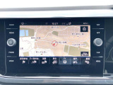 スマートフォン用アプリ[Apple CarPlay][Android Auto]対応の純正ナビ Discover Pro を装備、ラジオのほか、USB、Bluetoothハンズフリー通話にも対応。