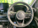 インテリアに合わせたデザインのステアリングは、運転される方のことも考え、運転しやすい形状、大きさです。是非一度、実際に触ってお確かめください。