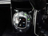 車内の温度管理に便利なオートエアコン☆