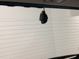 後方にもドライブレコーダーのカメラが付いています。前後両方でお車の周りを監視・記録いたします。