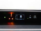 スタイリッシュなデザインのインパネ。各操作スイッチは使いやすい位置に配置されてます。