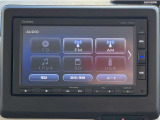 ホンダ純正(メモリタイプ)ナビを装備しております。オーディオソースはAM、FM、CD、TV、BT接続がご使用いただけます。