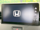 【メーカー純正ナビ】インテリアに溶け込むスタイリッシュな「専用設計」メーカーナビを装備♪視認性や操作性など基本性能にも優れ、より上質なカーライフをお楽しみいただけます。