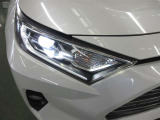 精悍な3灯式LEDランプ+LEDクリアランスランプ+LEDデイライト(オートレベリング機能付)