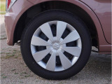 【ホイールキャップ】車に良く似合う純正ホイールキャップが装備されています。ノーマルタイヤ、スタッドレスタイヤもスズキ自販島根にお任せください。