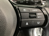 【アダプティブ・クルーズ・コントロール】予め設定した車速内でクルマが自動的に加減速。 前走車との適切な車間距離を維持しながら追従走行し、高速道路でのドライバーの疲労を軽減してくれる嬉しい機能付♪