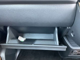 グローブボックスも収納しやすさ◎