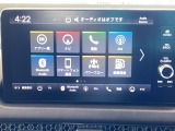 Honda CONNECTディスプレーはナビ、スマホ連携、車両情報表示、各種設定操作を一つに集約した高機能タッチパネル。直感的に使える便利なインターフェースです。