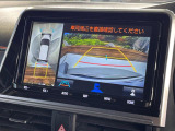 【パノラミックビューモニター】専用のカメラにより、上から見下ろしたような視点で360度クルマの周囲を確認することができます☆死角部分も確認しやすく、狭い場所での切り返しや駐車もスムーズに行えます。