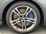 右前フロント 225/40R18