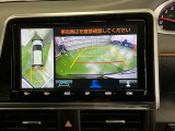 ガイドライン付きバックモニターで車庫入れも安心。知らない道でも安心して楽しくお出かけができます