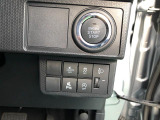 痛みの出やすい運転席シートの角、フロアマット、座面、ともに良好です