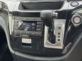 エアコンはオートエアコンです(^-^)温度調節も細かくできるので車内を快適な温度にできますよ(*^^*)人気の装備です☆