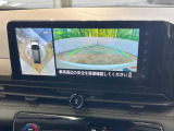 【アラウンドビューモニター】専用のカメラにより、上から見下ろしたような視点で360度クルマの周囲を確認することができます☆死角部分も確認しやすく、狭い場所での切り返しや駐車もスムーズに行えます。