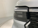 LEDヘッドライトは、点灯の瞬間から最大光量を発揮し、突然暗くなるトンネルなどでの安定感を高めます。