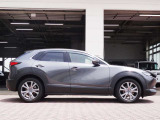 上質なデザインと快適な走りを両立したCX-30。日常もドライブも心地よく彩る一台です。