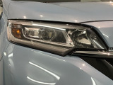 LEDヘッドライトは、点灯の瞬間から最大光量を発揮し、突然暗くなるトンネルなどでの安定感を高めます。