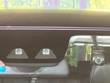 【スマートアシスト】走行中に前方の車両等を認識し、衝突しそうな時は警報とブレーキで衝突回避と被害軽減をアシスト。より安全にドライブをお楽しみいただけます。