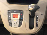 温度を設定すれば、自動で車内の温度管理をしてくれる優れものです♪ATミッションで運転楽々