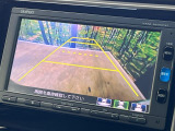 【バックカメラ】駐車時に後方がリアルタイム映像で確認できます。大型商業施設や立体駐車場での駐車時や、夜間のバック時に大活躍!運転スキルに関わらず、今や必須となった装備のひとつです!