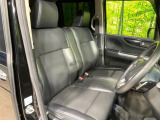 運転席シート廻りは使用感も少なく、良好な状態となっています。丁寧に使われていたことがよくわかりますね。