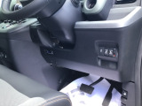 両側電動スライドドア操作も手元でできます。ETC付ですので高速道路の料金所もスムーズです。