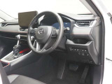 見通しのよいすっきりとした視界で、誰でも運転しやすいです。運転のしやすさは疲れにくさにも繋がりますよ♪