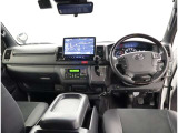オシャレなインテリアで運転する気分も盛り上がりますよね^^