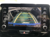 バックモニターを装備しています。駐車時に後方が影像で確認できるので、車庫入れの苦手なお客様や夜間のバック時に大活躍!いまや必須となった装備ですね。