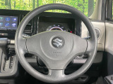 インテリアに合わせたデザインのステアリングは、運転される方のことも考え、運転しやすい形状、大きさです。是非一度、実際に触ってお確かめください。