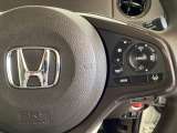 ハンドルにHondaセンシング系のクルーズコントロールやレーンキープアシストなどのスイッチが装備されています。ハンドルから手を離さず安全に操作できます。