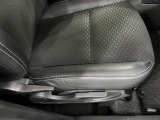 痛みの出やすい運転席シートの角、フロアマット、座面、ともに良好です