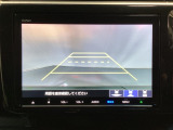 バックでの車庫入れも安心です! リアカメラが付いているバックモニター付のナビを装備しております。操作線もついており距離感も画面から確認できます。