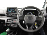 見通しのよいすっきりとした視界で、誰でも運転しやすいです。運転のしやすさは疲れにくさにも繋がりますよ♪