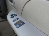 運転席 助手席パワーウインドウです。
