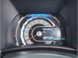 【明るく見やすいメーター】視認性が良く明るく見やすいメーター。運転者にとって見やすいメーターは運転していても疲れないですよね。